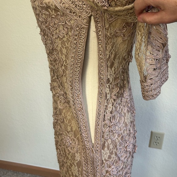 Sue Wong Nocturne Crochet Lace ribbon and rosette mesh sheath Beige dress size 2